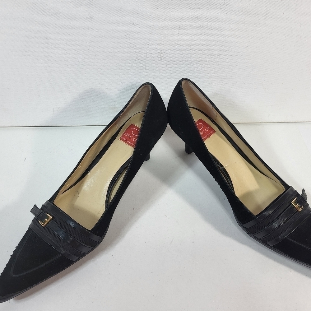 Oscar de la Renta Pointed Toe Low Heels - Picture 5 of 8